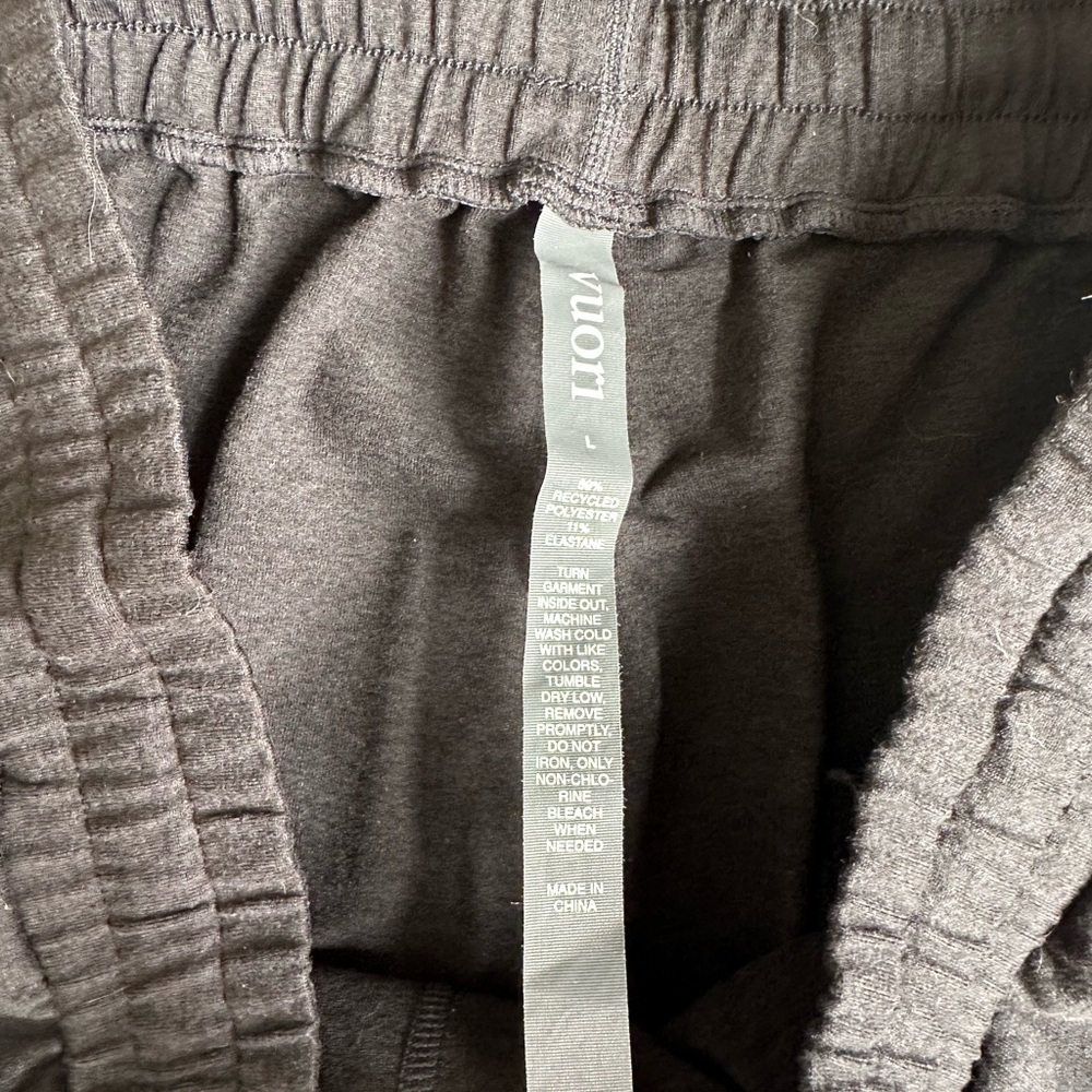 Vuori Halo Wide Leg Pant size large short - Picture 2 of 3